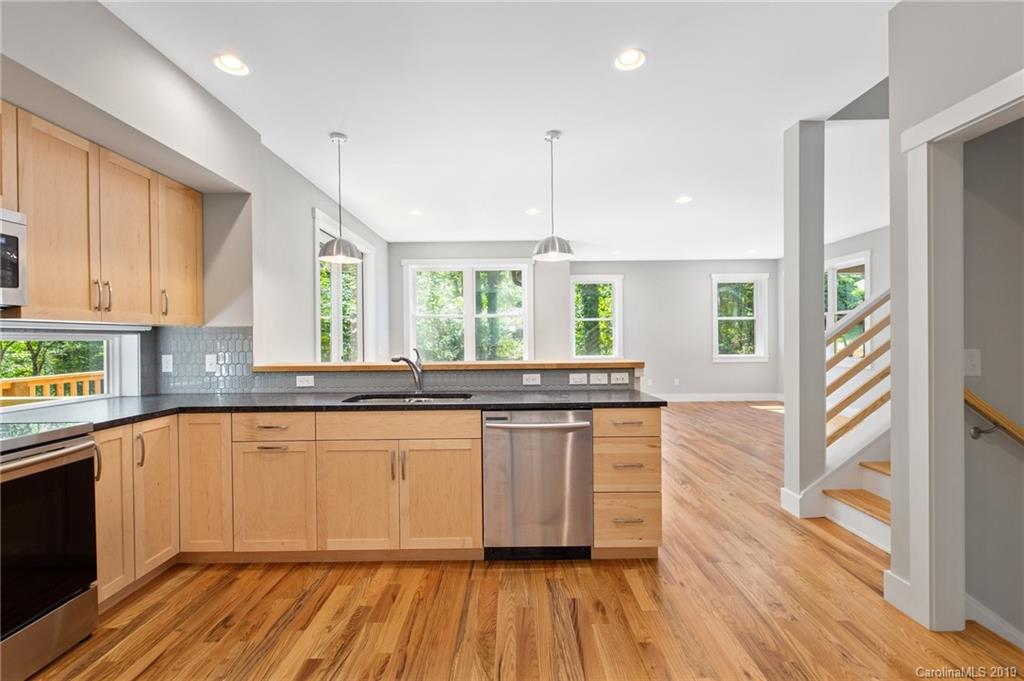 7 Greenbriar Road Asheville NC 28805