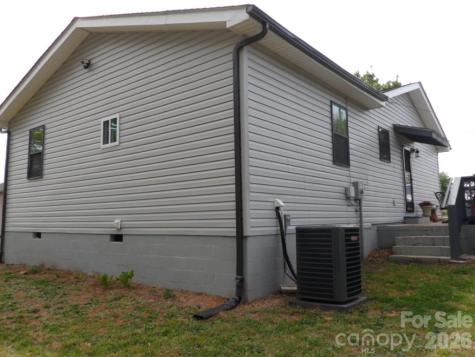 244 Holly Street Hudson NC 28638