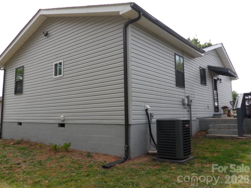 244 Holly Street Hudson NC 28638