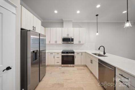 105 Collin Place Asheville NC 28804