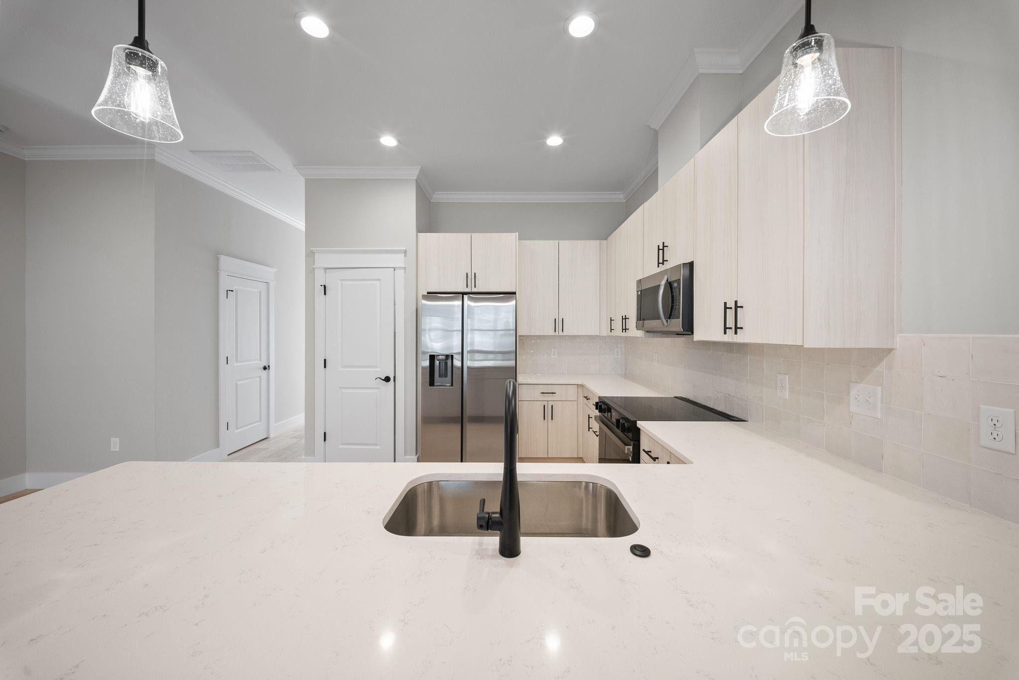 105 Collin Place Asheville NC 28804