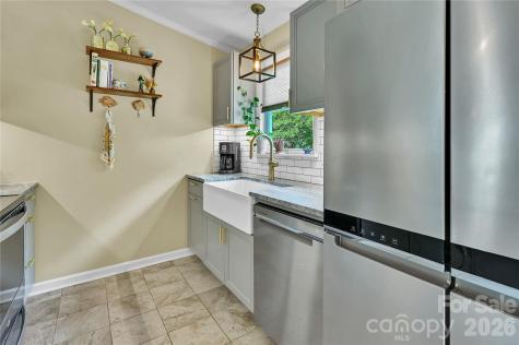 34 Knoll Ridge Drive Asheville NC 28804