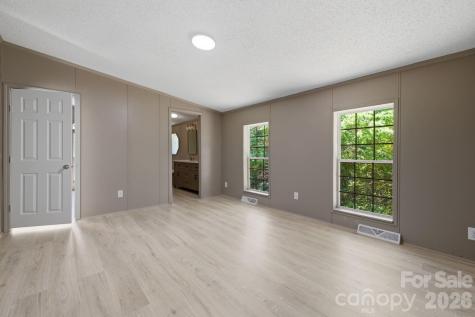 154 Ridgedale Road Candler NC 28715