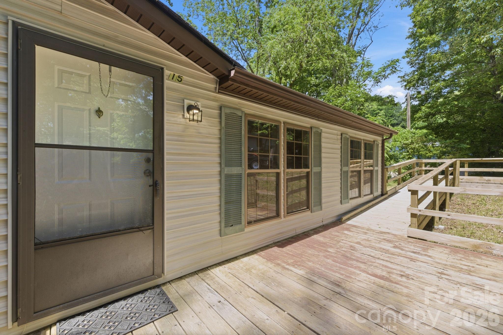 154 Ridgedale Road Candler NC 28715