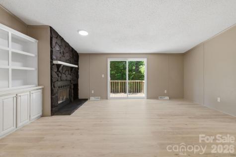 154 Ridgedale Road Candler NC 28715