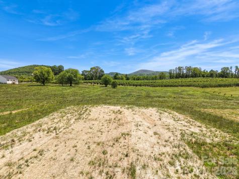 654 Beehive Road Hendersonville NC 28792