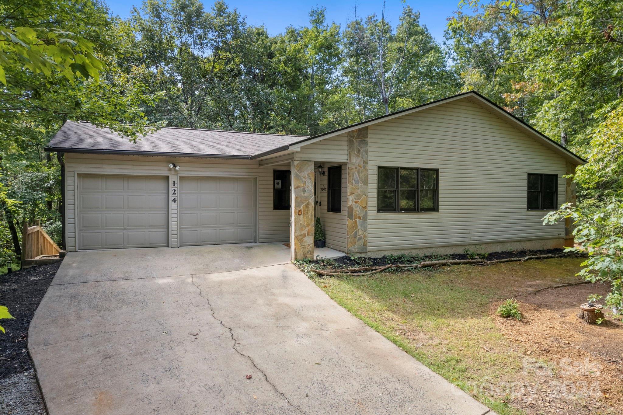 124 Mcdaniel Court Lake Lure NC 28746