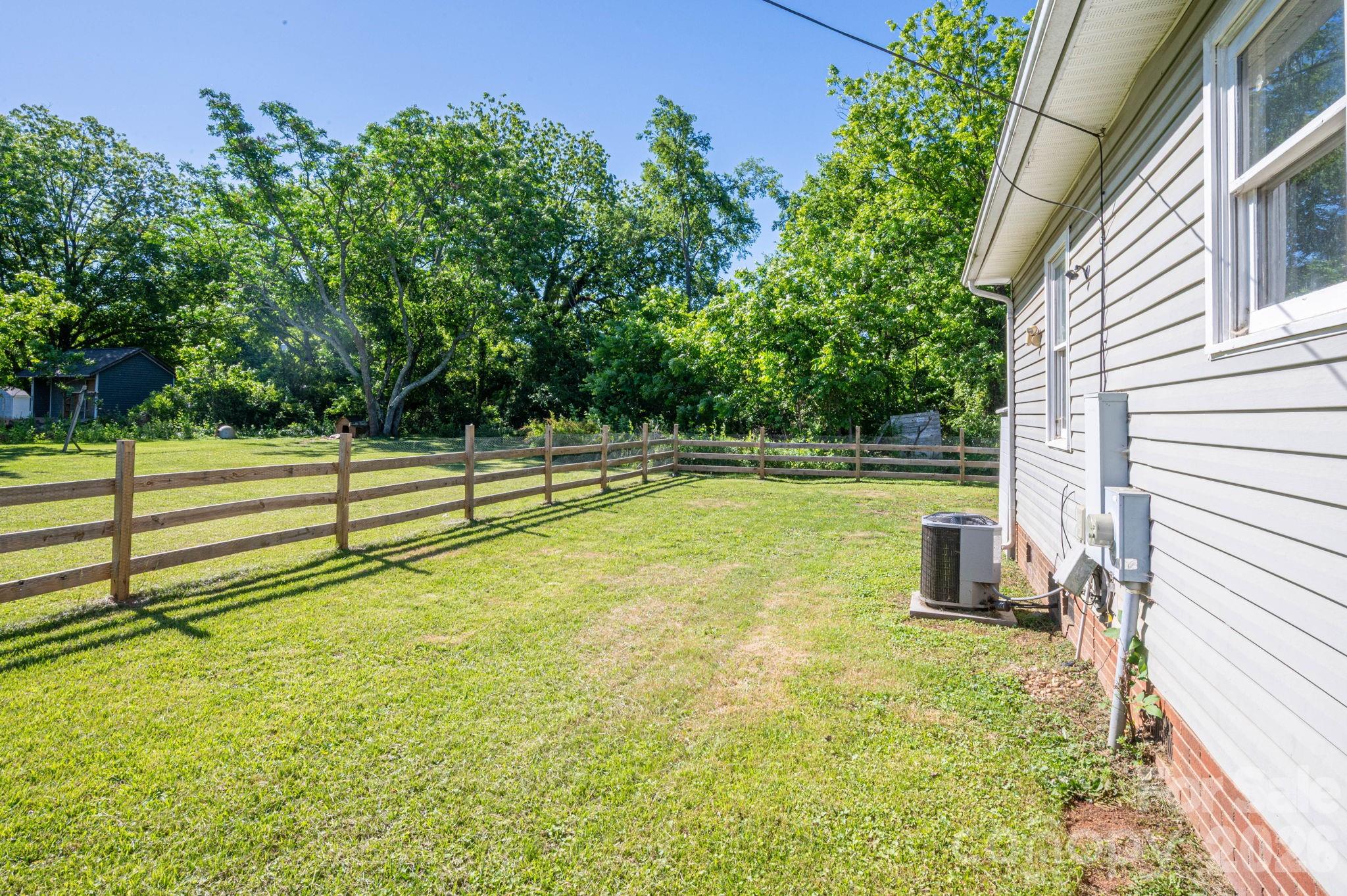 807 Willow Lane Bessemer City NC 28016