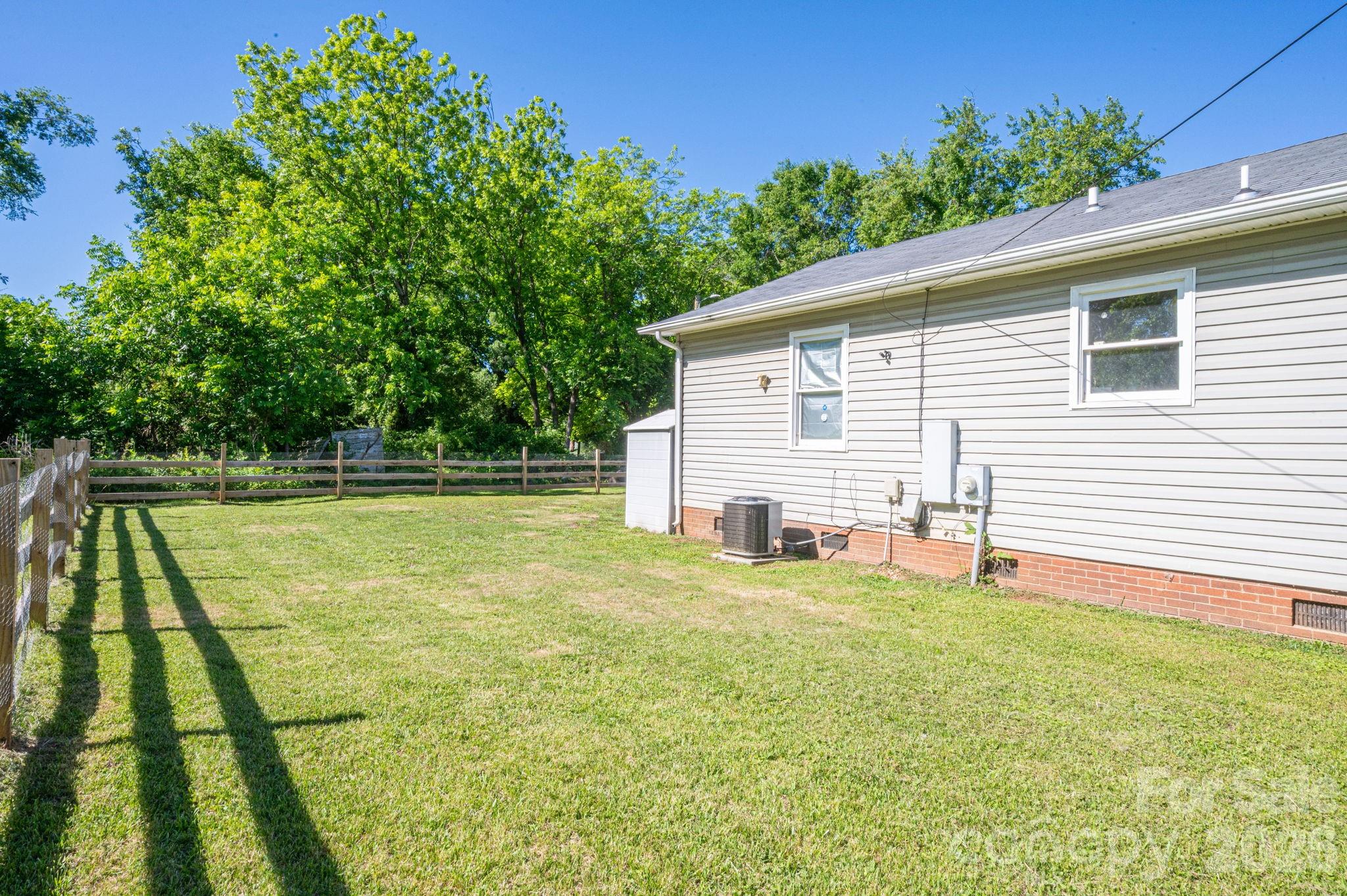 807 Willow Lane Bessemer City NC 28016