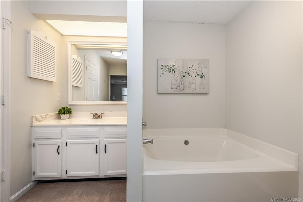 2700 Briar Ridge Drive Charlotte NC 28270