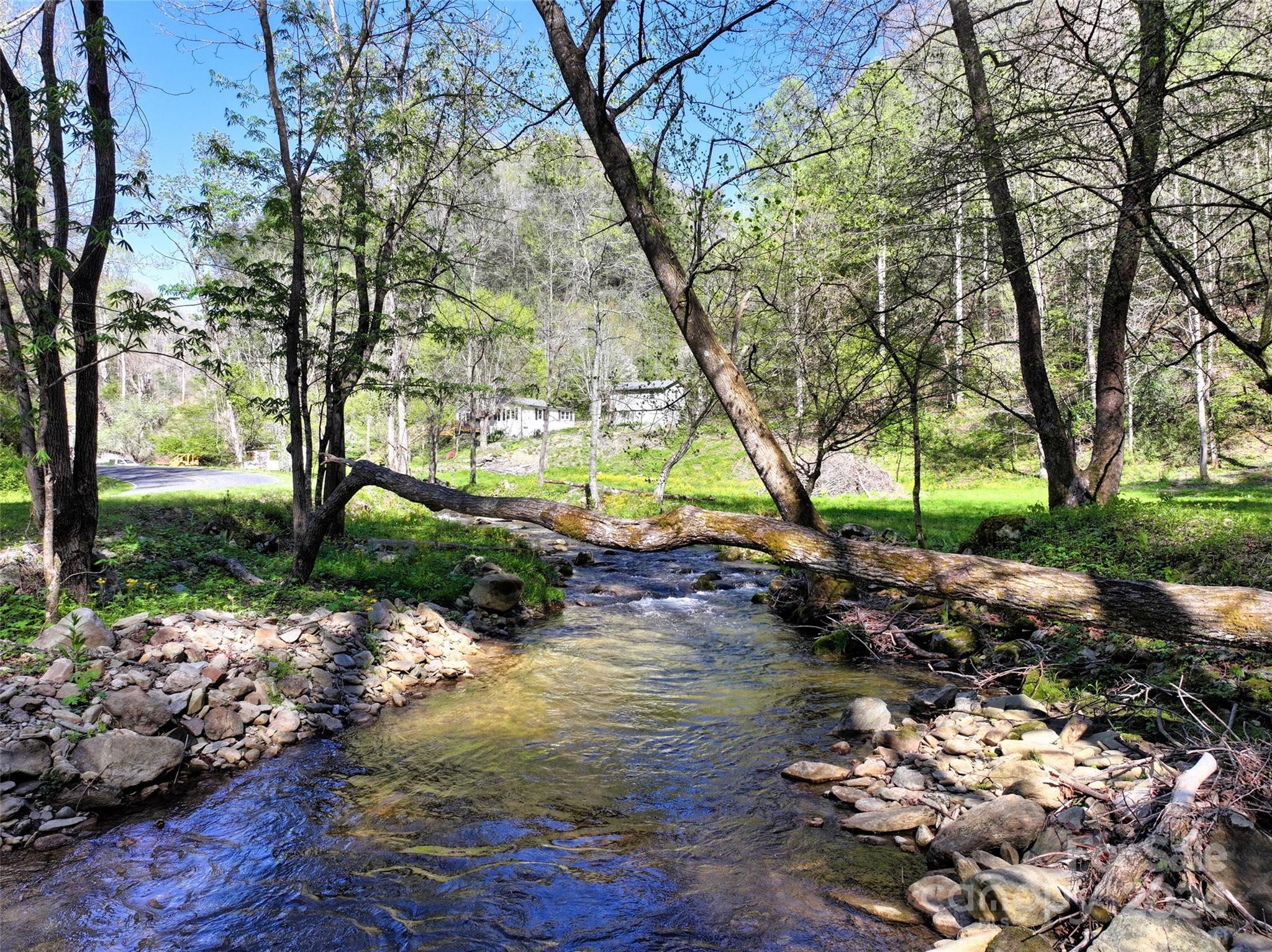 2180 Pigeon Roost Road Green Mountain NC 28740