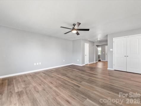 9136 Creedmore Hills Drive Charlotte NC 28214