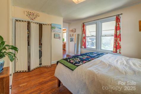 32 Merion Drive Asheville NC 28806