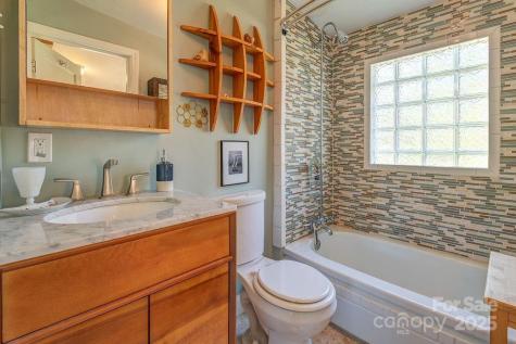 32 Merion Drive Asheville NC 28806