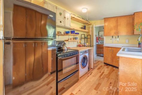 32 Merion Drive Asheville NC 28806