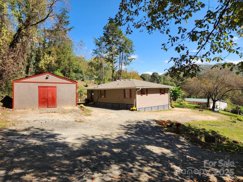 41 Gunches Dirt Road Candler NC 28715