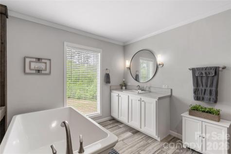 412 Mullinax Circle Blacksburg SC 29702