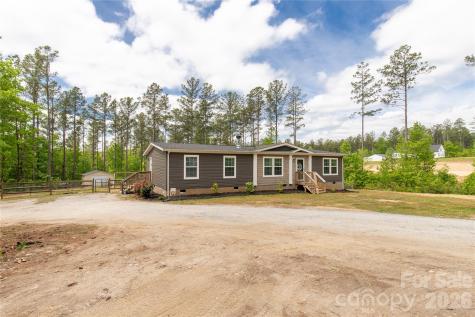 412 Mullinax Circle Blacksburg SC 29702