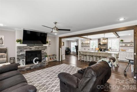 412 Mullinax Circle Blacksburg SC 29702