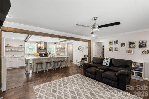 412 Mullinax Circle Blacksburg SC 29702