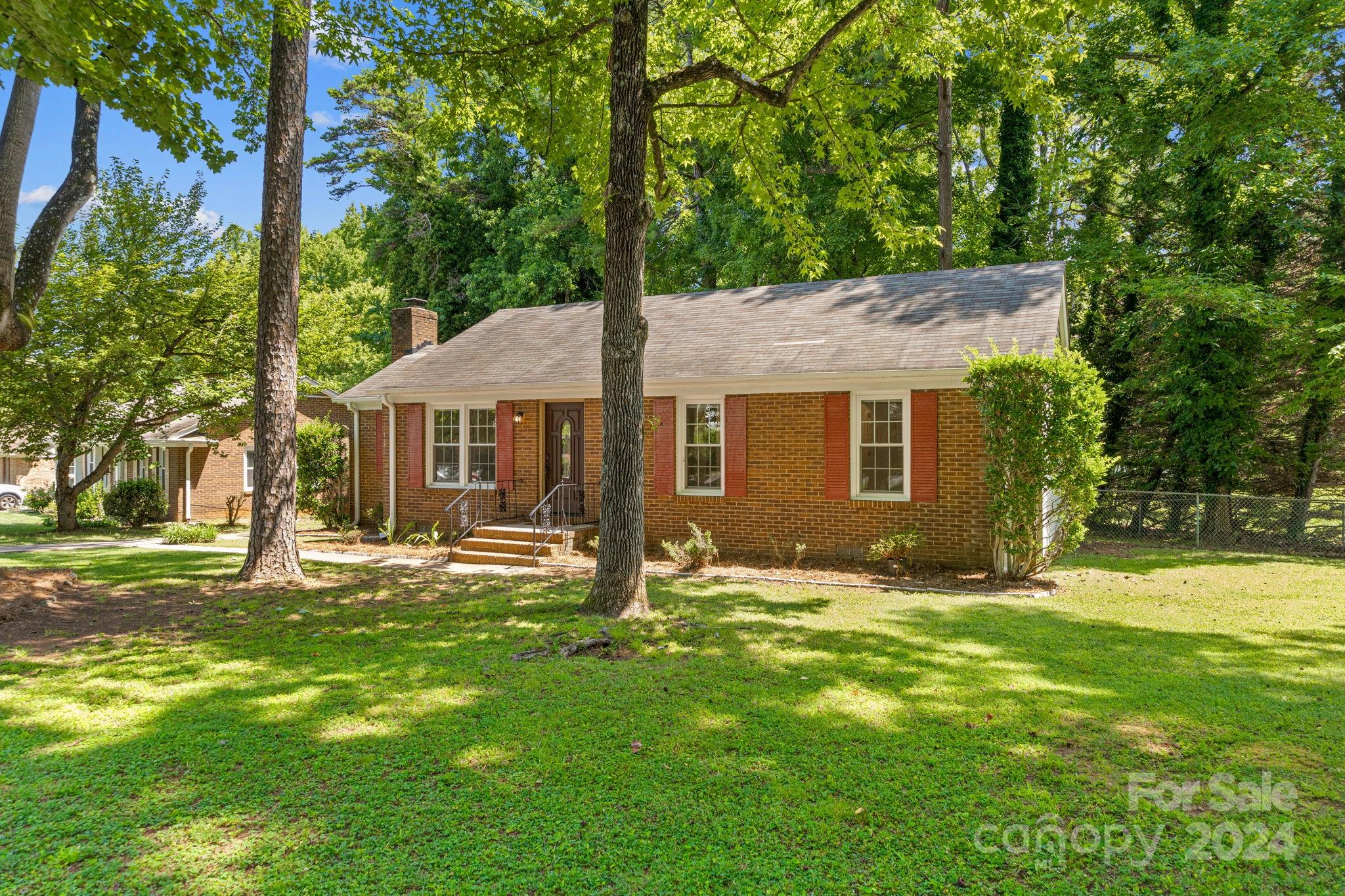 7607 Surreywood Place Charlotte NC 28270