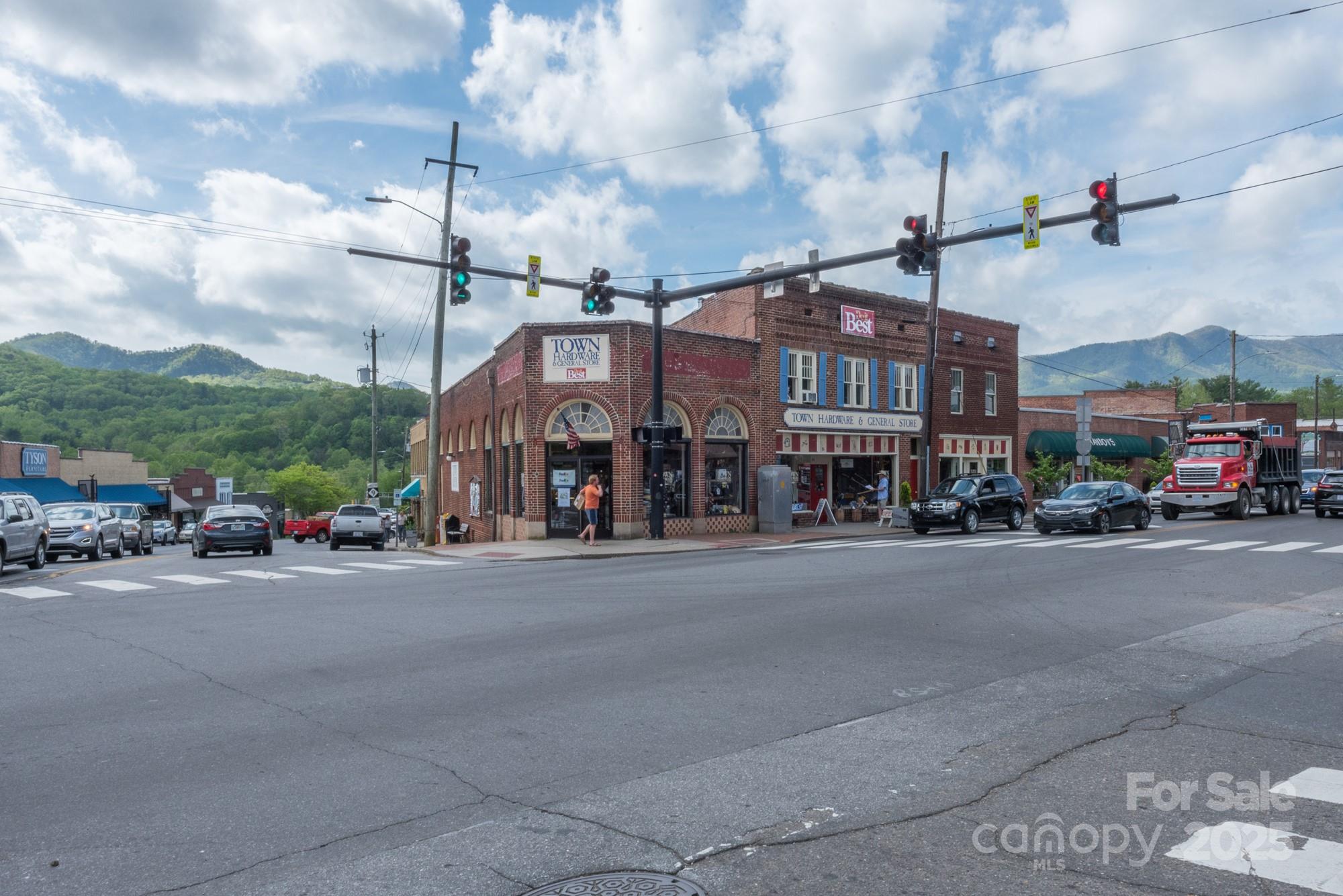 405 Hiawassee Avenue Black Mountain NC 28711