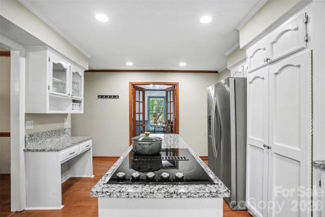 4027 Oakdale Road Charlotte NC 28216