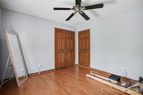 4027 Oakdale Road Charlotte NC 28216