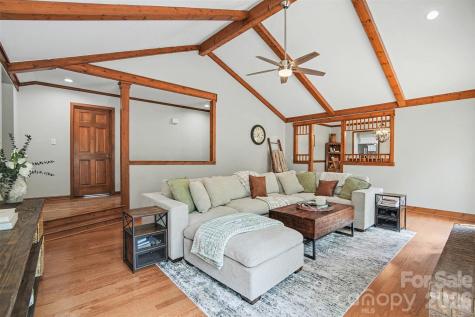 4027 Oakdale Road Charlotte NC 28216