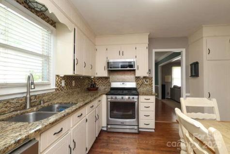 2443 Knickerbocker Drive Charlotte NC 28212