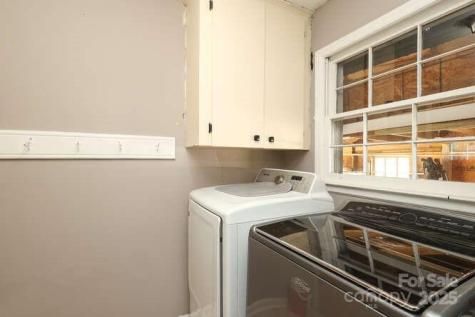 2443 Knickerbocker Drive Charlotte NC 28212