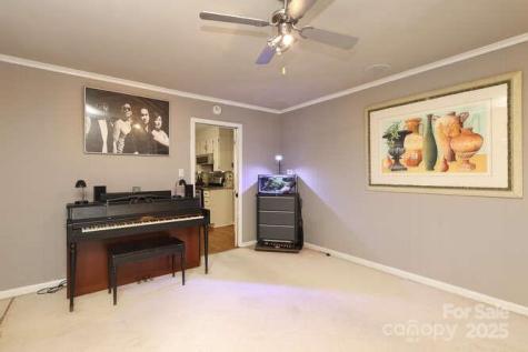 2443 Knickerbocker Drive Charlotte NC 28212