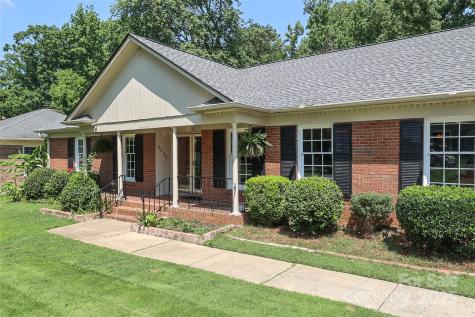 2443 Knickerbocker Drive Charlotte NC 28212
