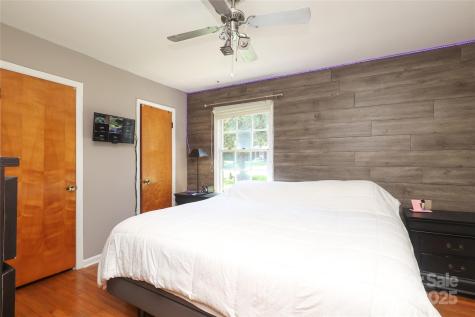 2443 Knickerbocker Drive Charlotte NC 28212