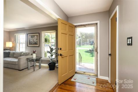 2443 Knickerbocker Drive Charlotte NC 28212