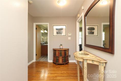 2443 Knickerbocker Drive Charlotte NC 28212
