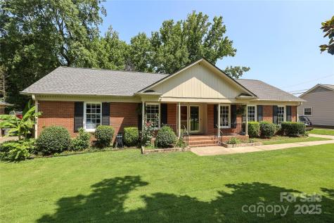 2443 Knickerbocker Drive Charlotte NC 28212