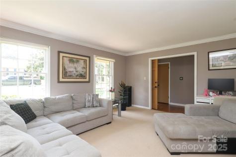 2443 Knickerbocker Drive Charlotte NC 28212