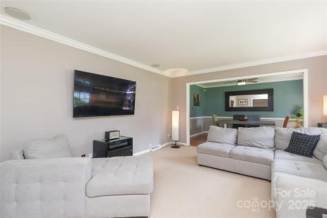2443 Knickerbocker Drive Charlotte NC 28212