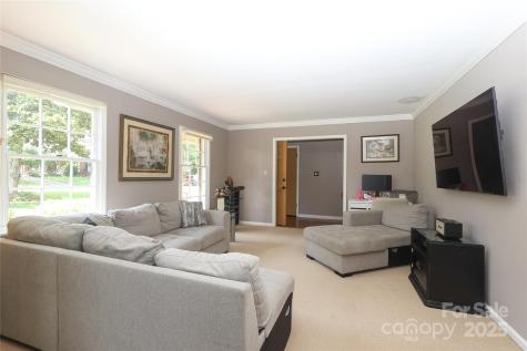 2443 Knickerbocker Drive Charlotte NC 28212