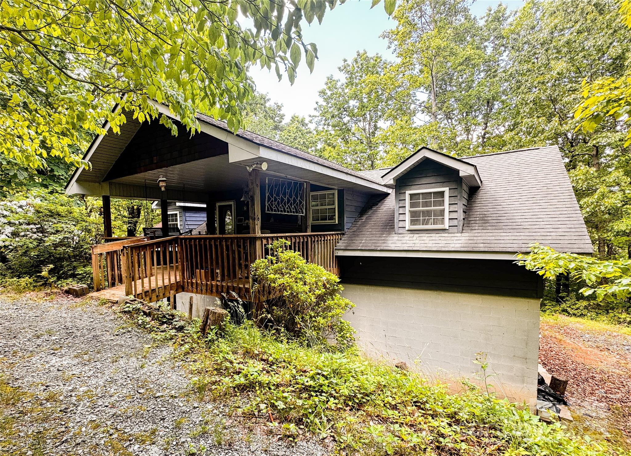 60 Mountain Page Road Saluda NC 28773