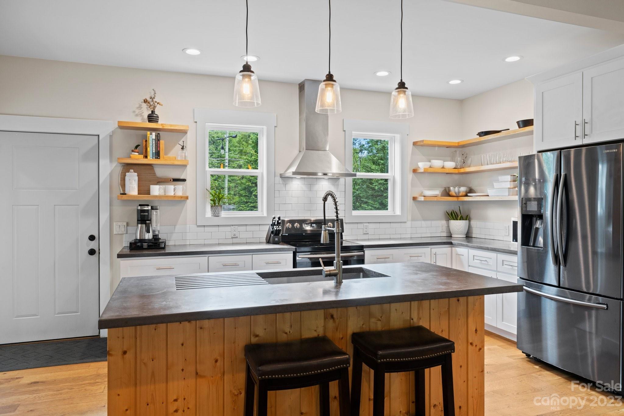 12 Maultsby Lane Asheville NC 28805