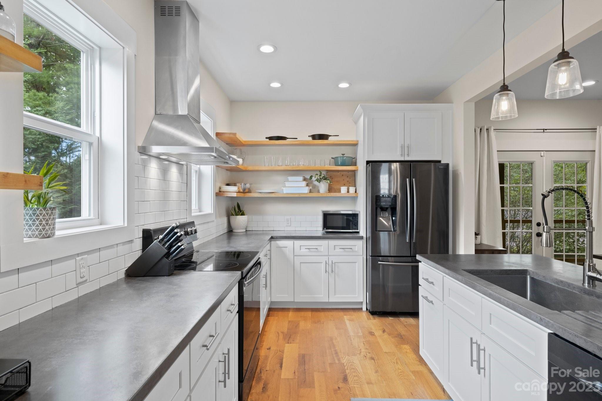 12 Maultsby Lane Asheville NC 28805