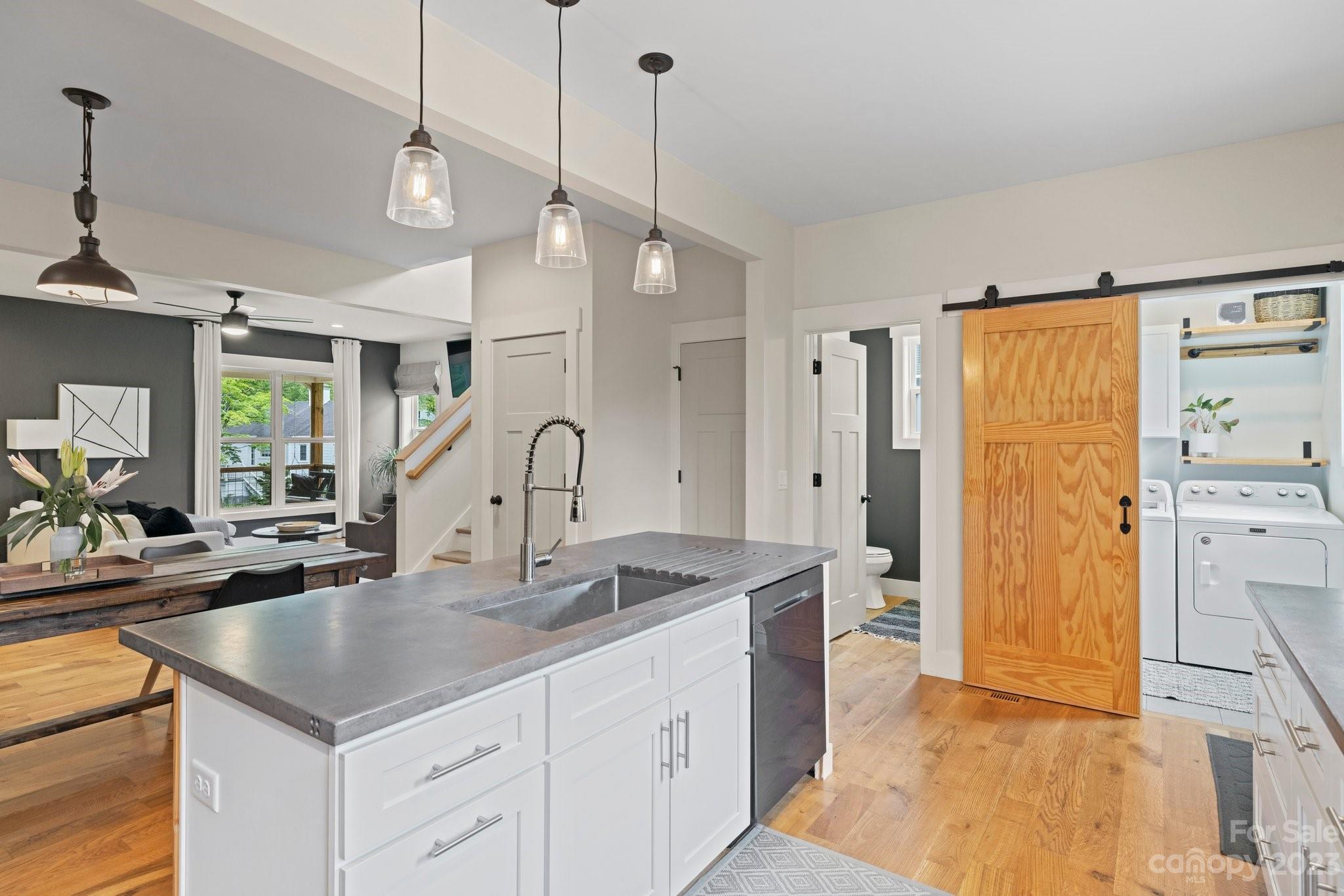12 Maultsby Lane Asheville NC 28805