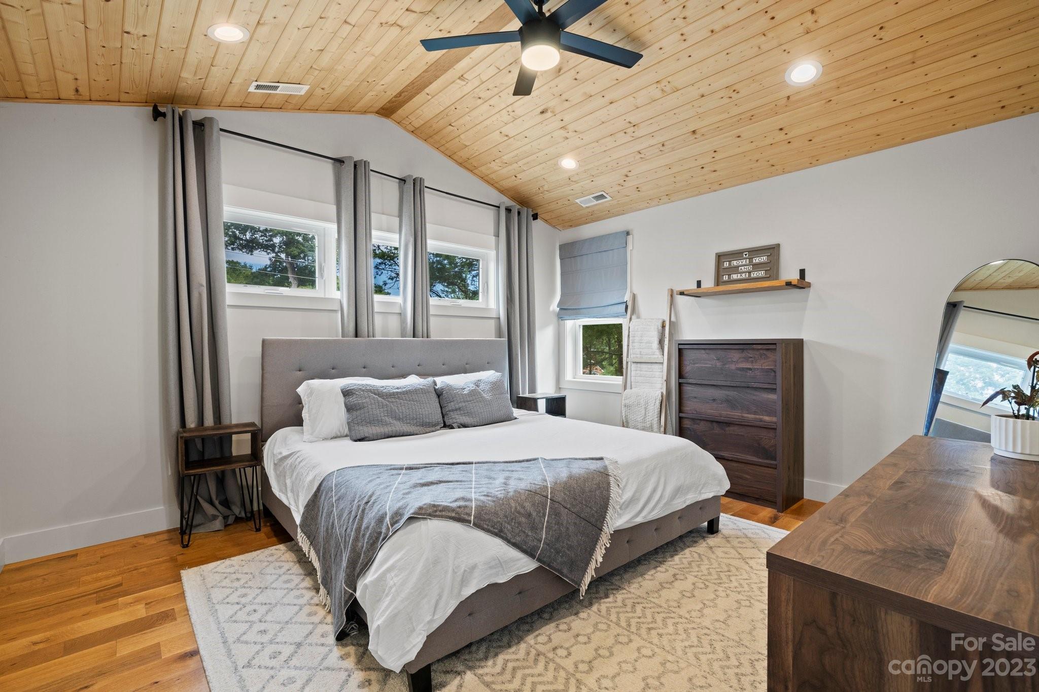 12 Maultsby Lane Asheville NC 28805