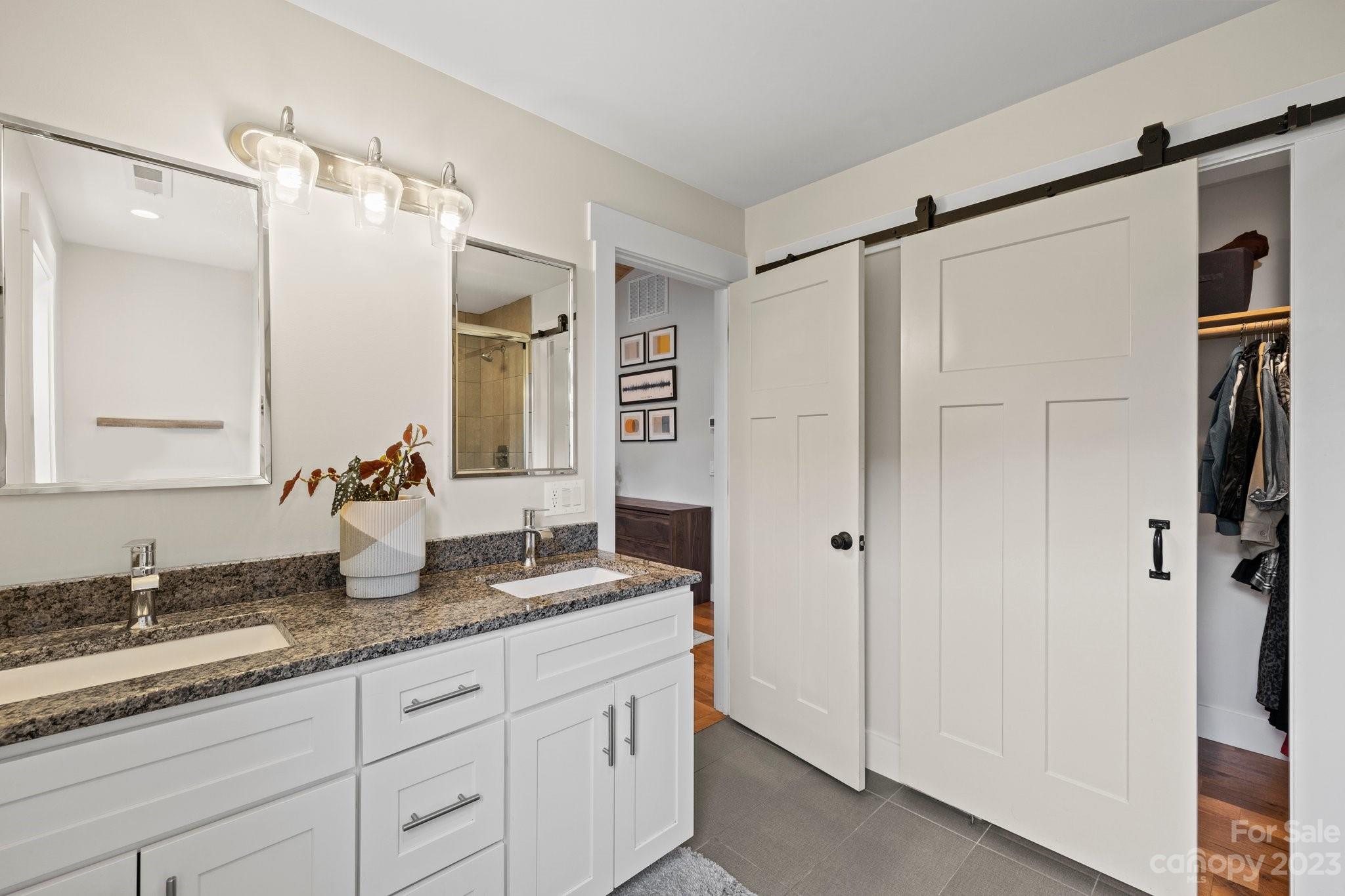 12 Maultsby Lane Asheville NC 28805