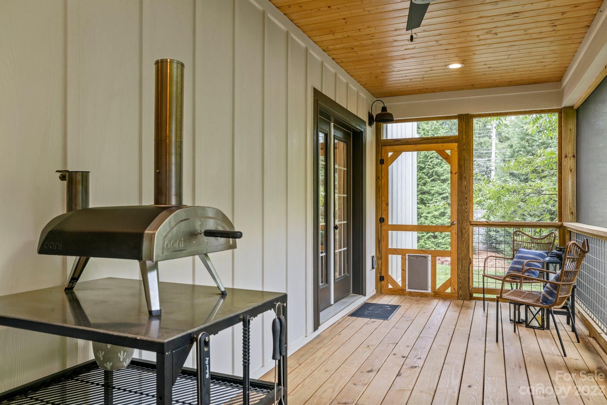 12 Maultsby Lane Asheville NC 28805