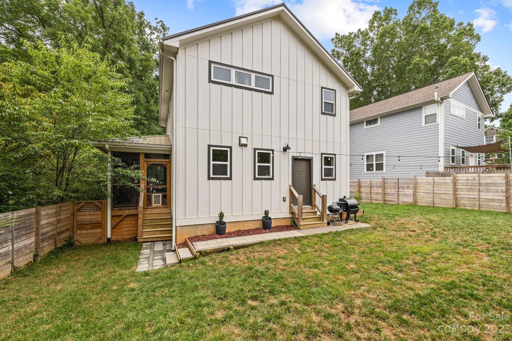 12 Maultsby Lane Asheville NC 28805