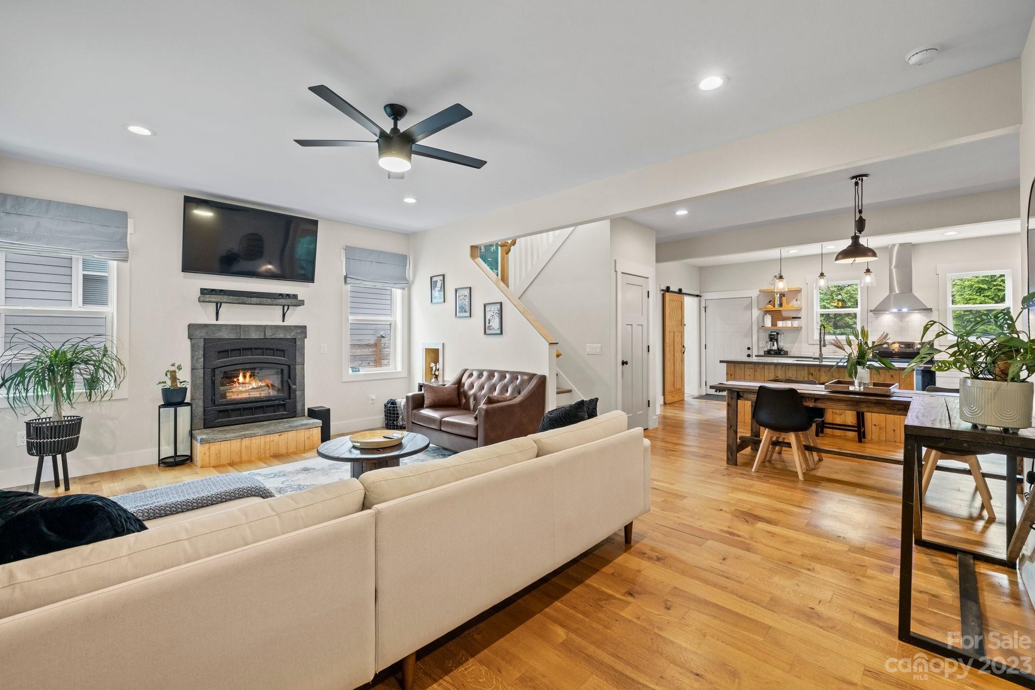 12 Maultsby Lane Asheville NC 28805