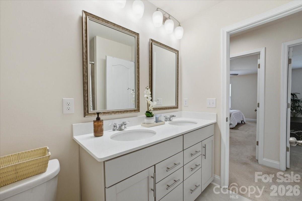 11432 Oakhampton Way Matthews NC 28105